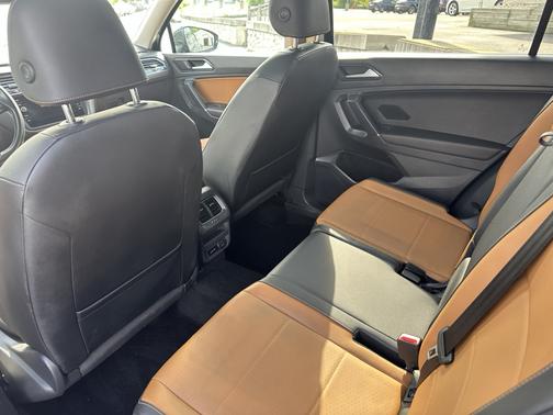 Green 2018 Volkswagen Tiguan 2.0T SE