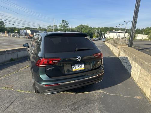 Green 2018 Volkswagen Tiguan 2.0T SE