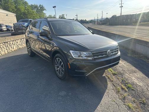 Green 2018 Volkswagen Tiguan 2.0T SE