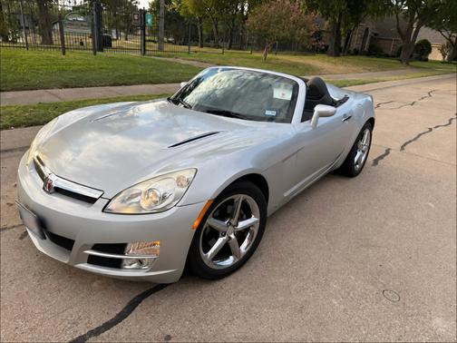 Silver 2007 Saturn Sky Base