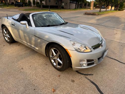 Silver 2007 Saturn Sky Base