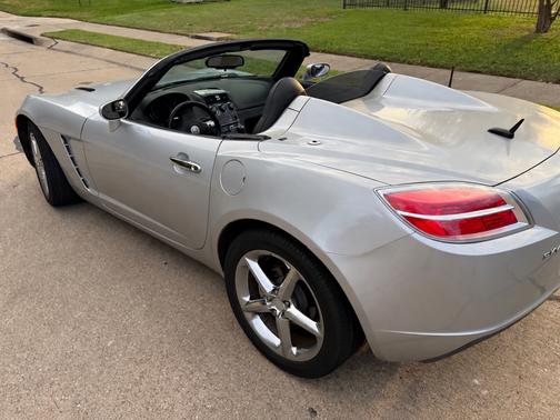Silver 2007 Saturn Sky Base