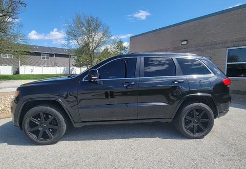 Black 2014 Jeep Grand Cherokee Overland