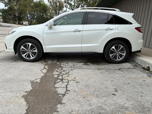 White 2017 Acura RDX Advance Package