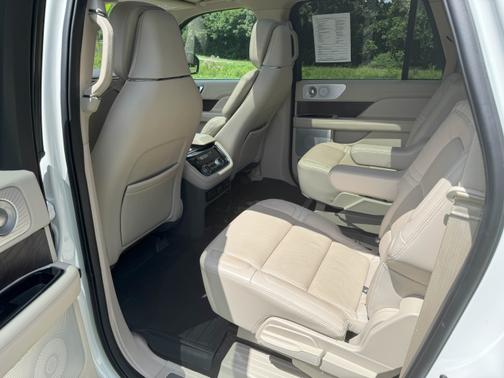 2021 Lincoln Navigator L Reserve