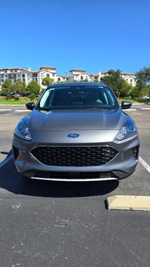 Gray 2022 Ford Escape SE Hybrid