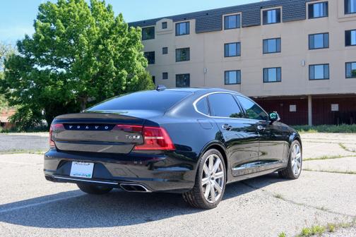 Black 2018 Volvo S90 T6 Inscription