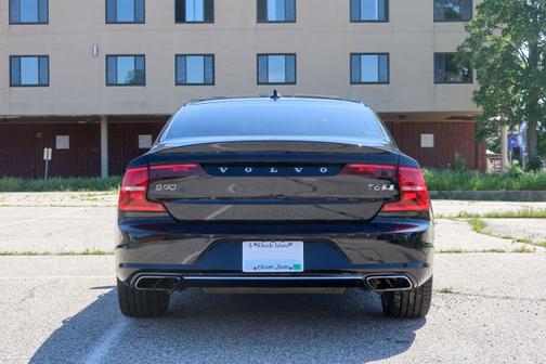 Black 2018 Volvo S90 T6 Inscription