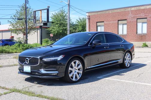 Black 2018 Volvo S90 T6 Inscription