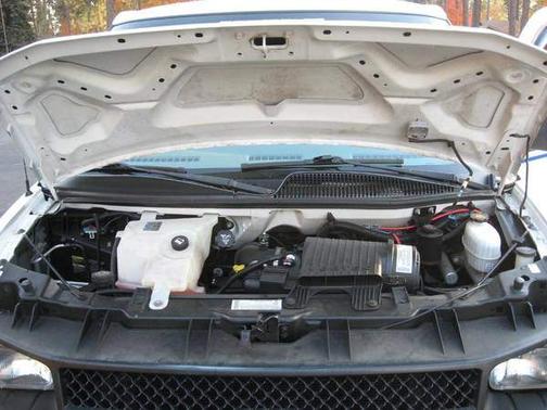 2004 Chevrolet Express 2500 Base