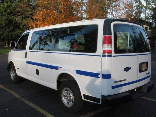 2004 Chevrolet Express 2500 Base