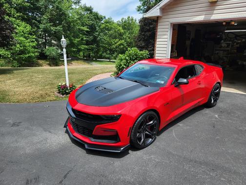 Red 2019 Chevrolet Camaro 1SS