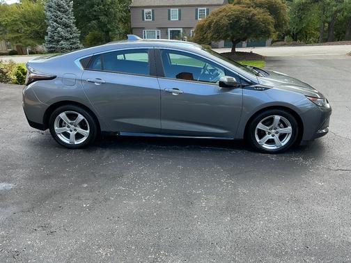 Black 2018 Chevrolet Volt LT