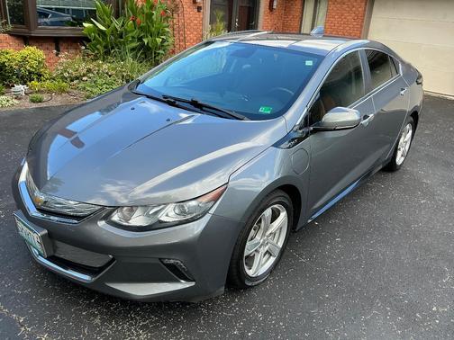 Black 2018 Chevrolet Volt LT