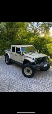 Beige 2022 Jeep Gladiator Rubicon