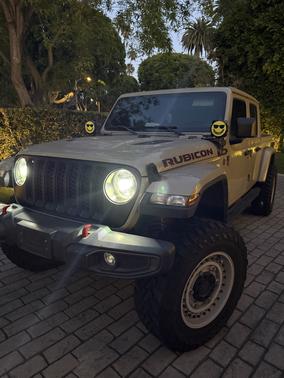 Beige 2022 Jeep Gladiator Rubicon