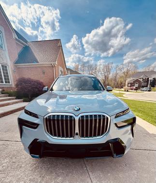Gray 2023 BMW X7 xDrive40i