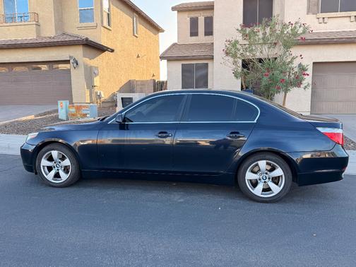 Blue 2007 BMW 530 i