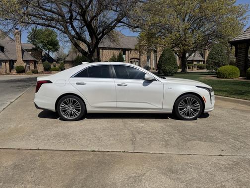 2023 Cadillac CT4 Premium Luxury