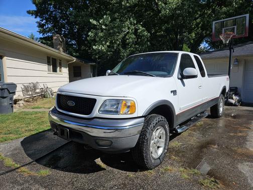 2002 Ford F-150 XLT SuperCab