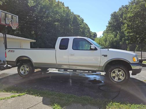 2002 Ford F-150 XLT SuperCab
