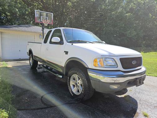 2002 Ford F-150 XLT SuperCab