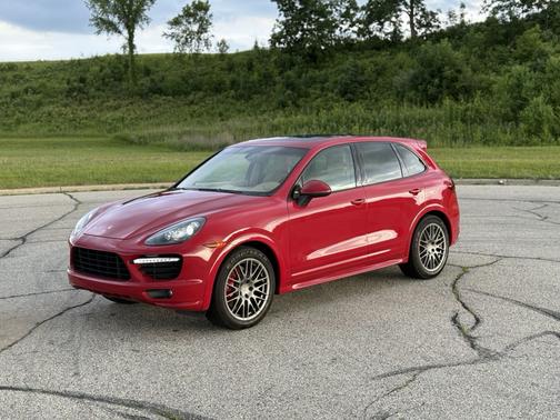 2013 Porsche Cayenne GTS