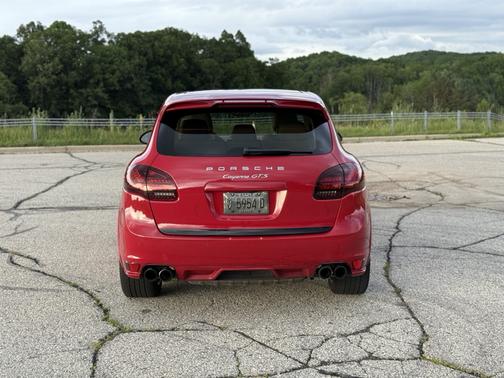 2013 Porsche Cayenne GTS
