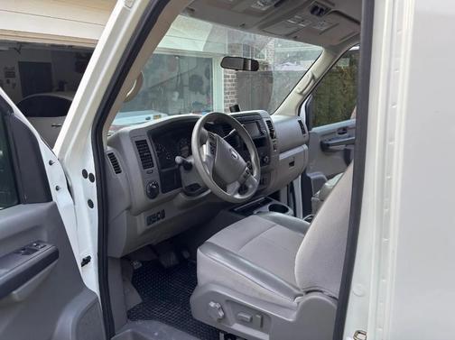 White 2017 Nissan NV Passenger NV3500 HD SV V8