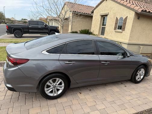 2018 Hyundai SONATA SE