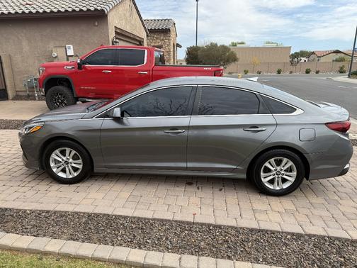 2018 Hyundai SONATA SE