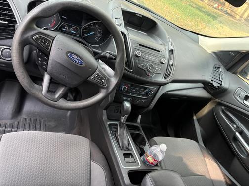 Gray 2017 Ford Escape SE