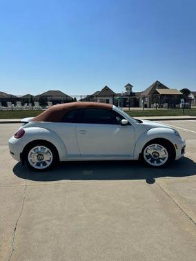 White 2019 Volkswagen Beetle 2.0T Final Edition SEL