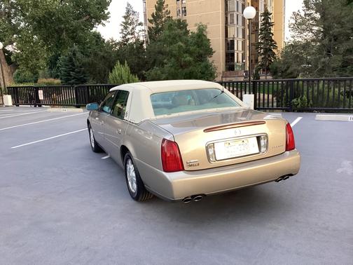 2004 Cadillac DeVille Base