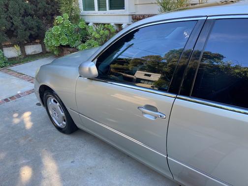 2002 Lexus LS 430 Base