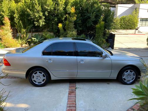 2002 Lexus LS 430 Base