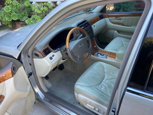 2002 Lexus LS 430 Base