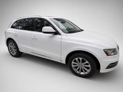 White 2016 Audi Q5 2.0T Premium Plus