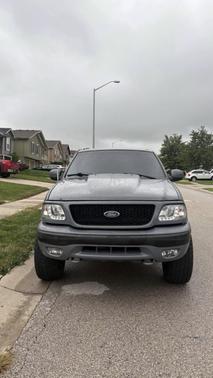 Gray 2002 Ford F-150 XLT SuperCrew
