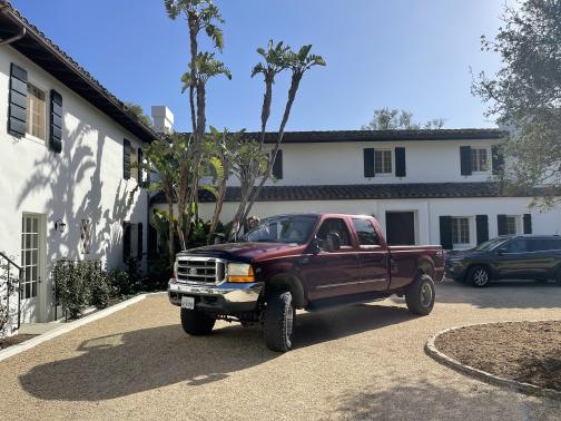 Photo 1 of 10 of 2000 Ford F-250 Lariat Crew Cab Super Duty