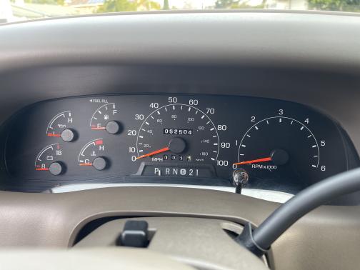 Photo 2 of 10 of 2000 Ford F-250 Lariat Crew Cab Super Duty