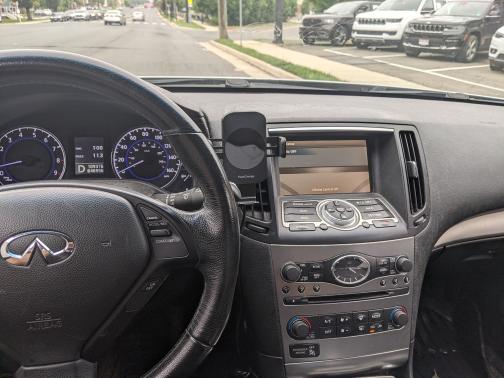 2011 INFINITI G25x Base