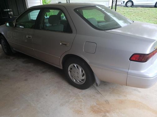 Beige 1999 Toyota Camry XLE