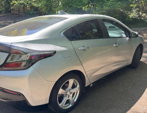 Silver 2017 Chevrolet Volt LT