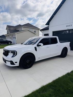 White 2025 Ford Maverick Lobo High