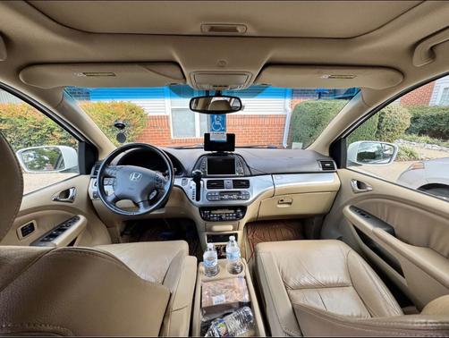 White 2010 Honda Odyssey Touring