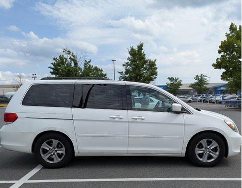 White 2010 Honda Odyssey Touring