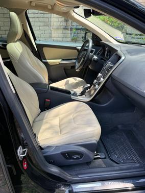 2016 Volvo XC60 T5 Platinum