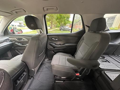 Red 2019 Chevrolet Traverse LT Cloth