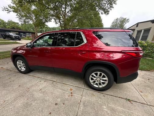 Red 2019 Chevrolet Traverse LT Cloth